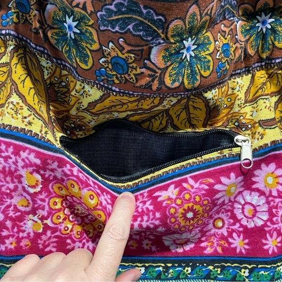 Temptation Italy Multi Color
Floral Boho Chic Canvas zipper cinched Tote  Bag - Picture 7 of 13